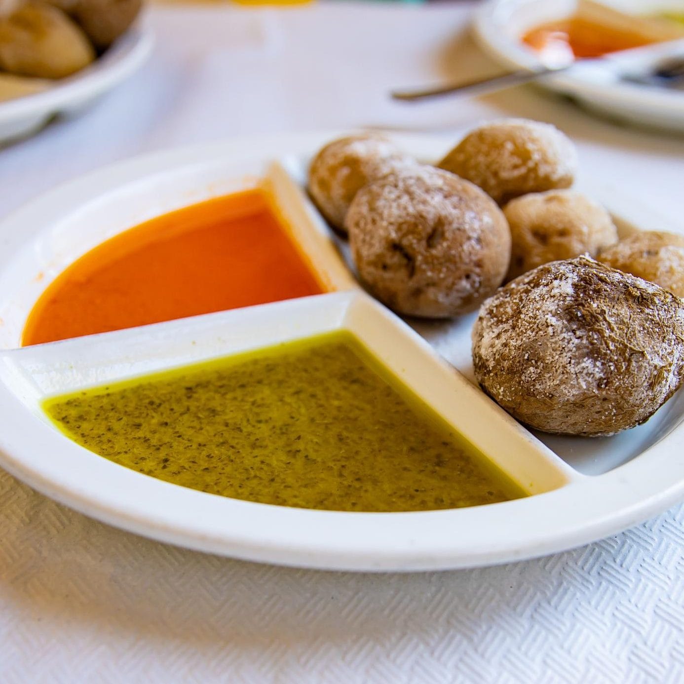Papas con salsas - Guachinche