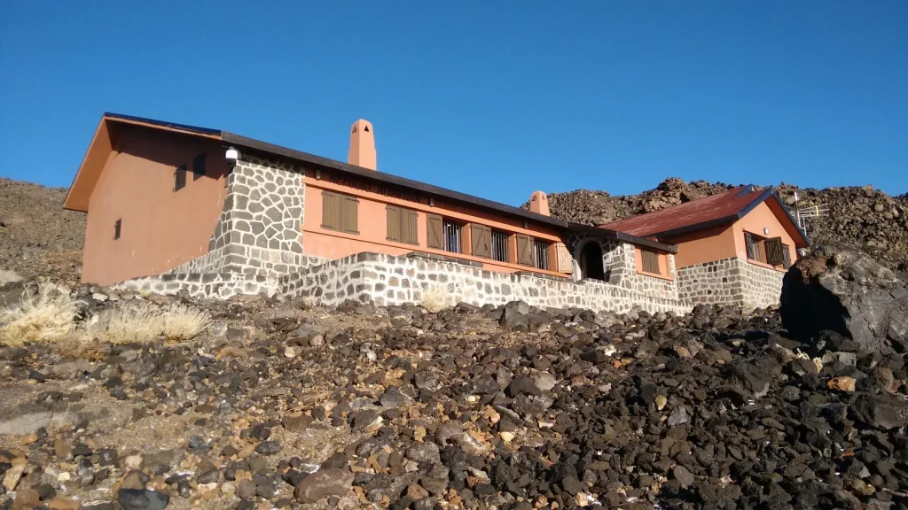 Le refuge Altavista pour dormir sur le Teide