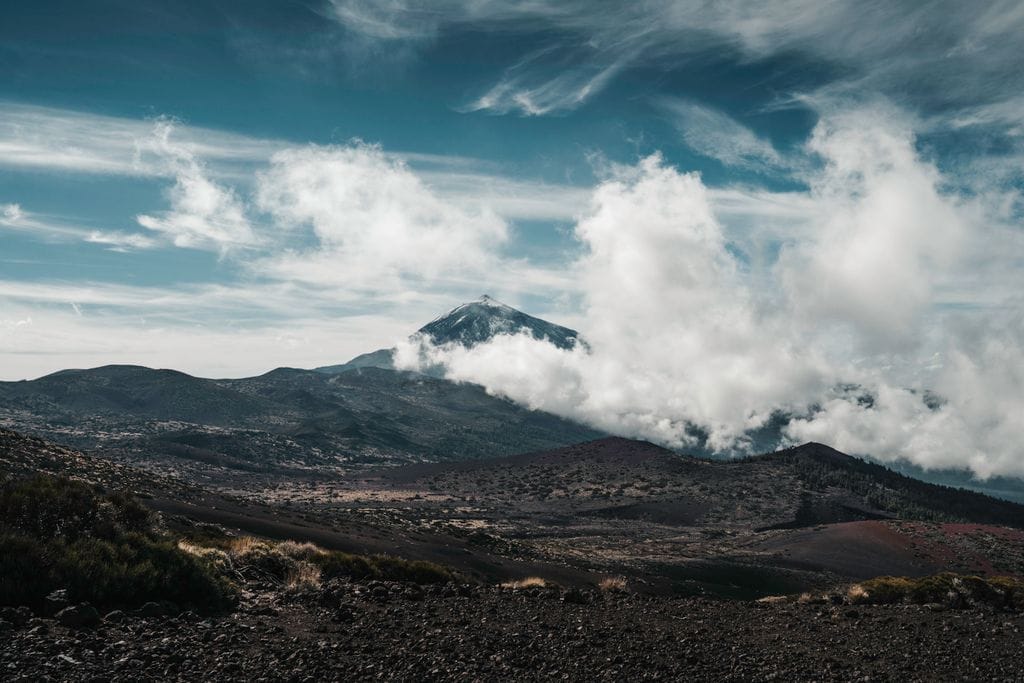 Le sommet du Teide et ses nuages à Tenerife