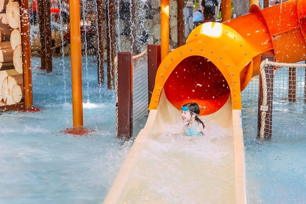Toboggan aquatique pour enfants à Aqualand Costa Adeje