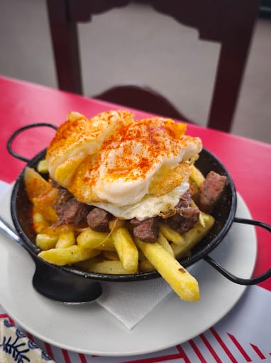 Escalope panée généreuse servie au restaurant Calderito de Mila à Tenerife