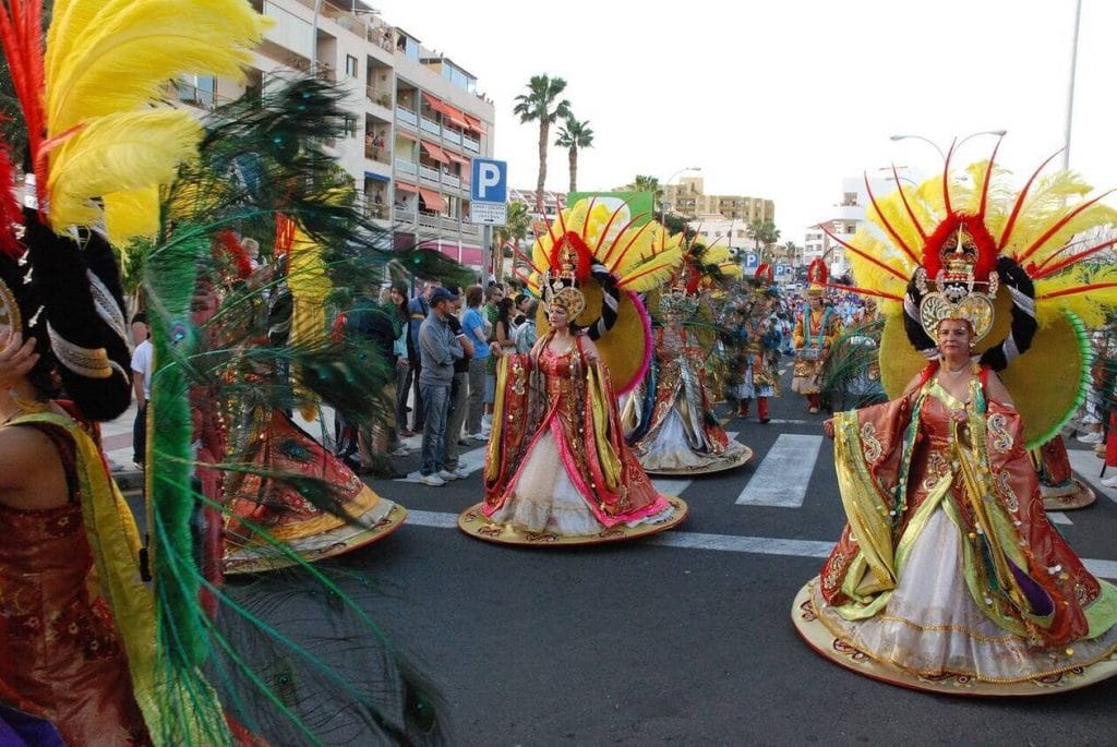 Costume à plumes du Carnaval de Santa Cruz de Tenerife