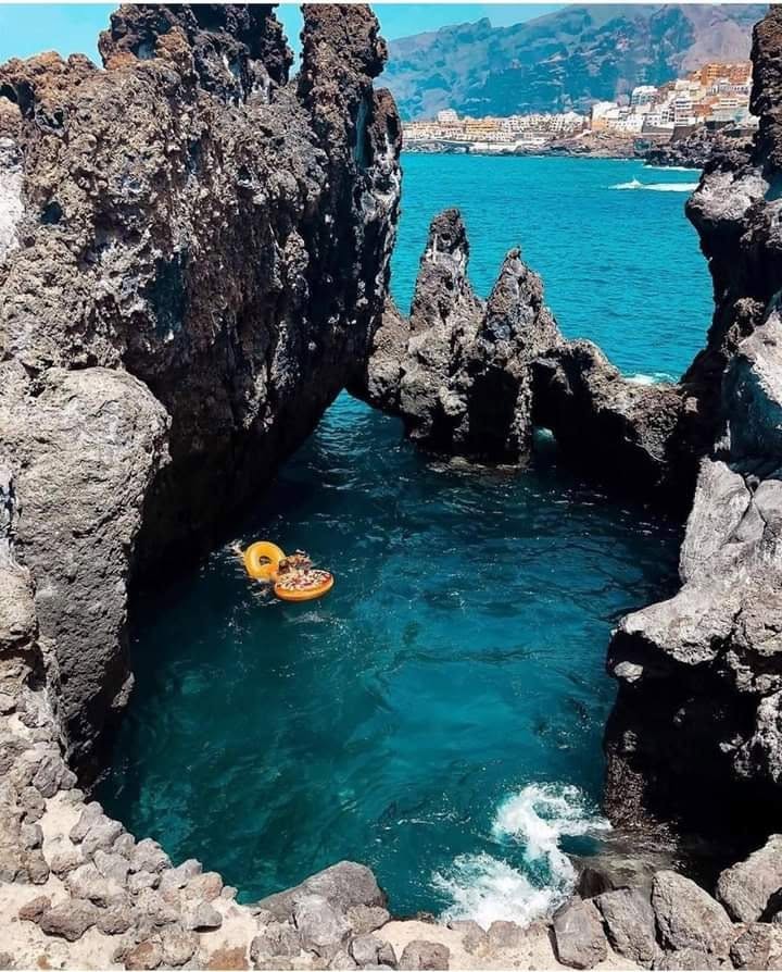 Charco de la Vaca à Tenerife : la piscine naturelle sculptée par la lave à Puerto de Santiago