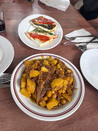 Guachinche El Cubano a La Orotava, salle et tables