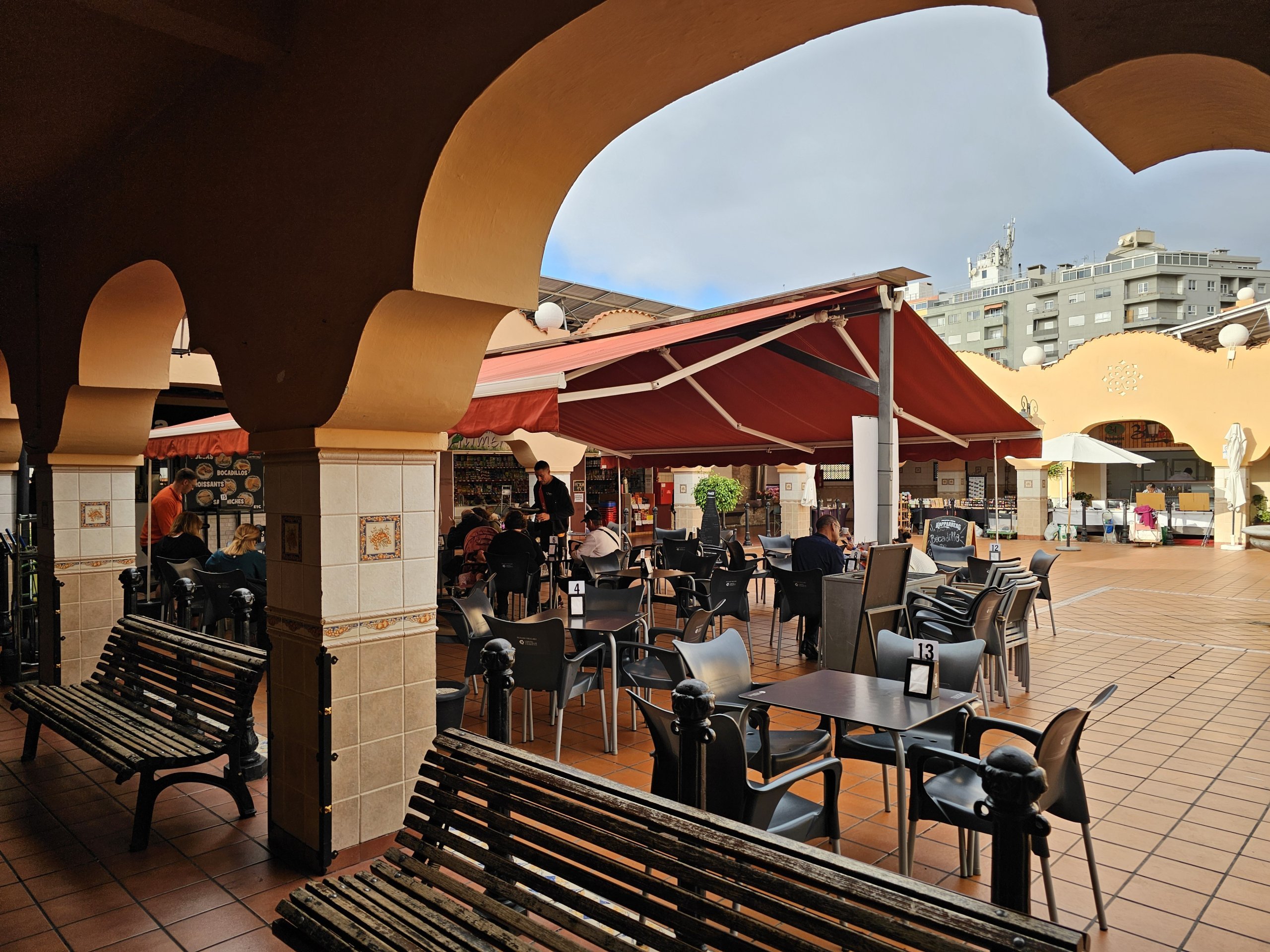 L'entrée coloniale du marché Nuestra Señora de África, La Recova, à Santa Cruz