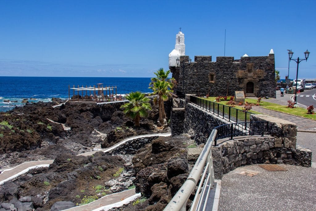 Côte volcanique et village de Garachico, dans le Nord de Tenerife