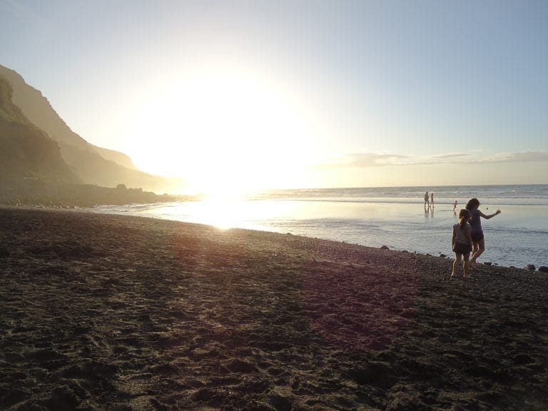 Coucher de soleil sur la plage noire de Playa del Socorro, Los Realejos