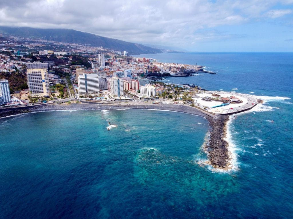 Puerto de la Cruz et le Lago Martiánez au nord de Tenerife